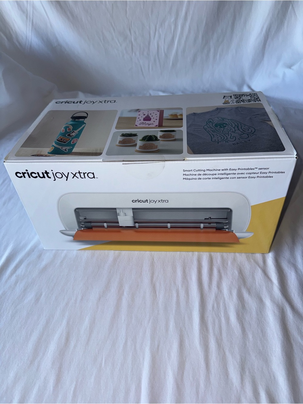Cricut Joy Xtra Cutting Machine - White with Yellow Accent